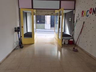 Lloguer Local Comercial a Centre. Local comercial centrico