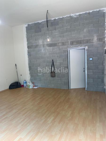 Foto 97894dad-694f-4f5e-b753-e98a8d8a5b59. Location local commercial dans Rocafonda Mataró