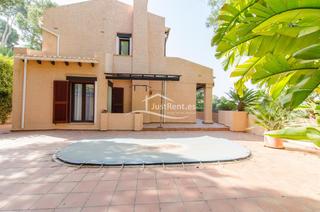 Miete Chalet in Altea Hills. Casa con jardín y piscina en alquiler larga temporada en altea h