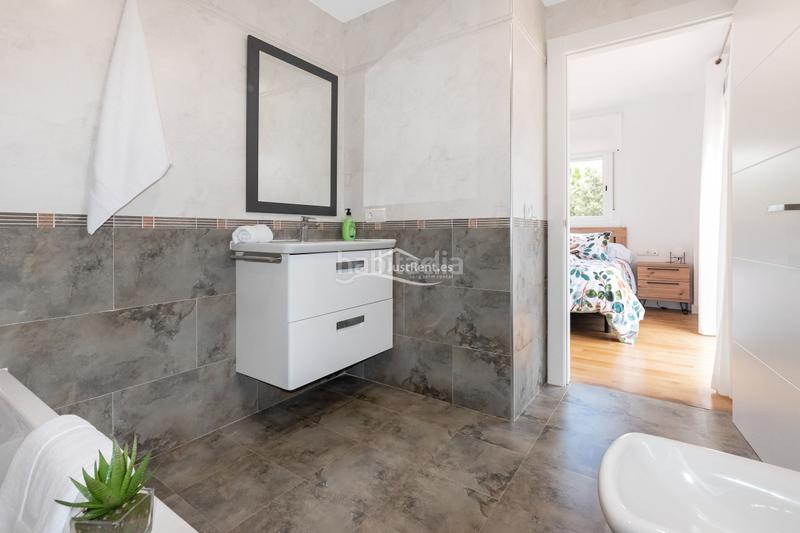 Foto 2b1e4c19-f7ba-43c9-8dea-0fc69d33be8b. Affitto chalet con riscaldamento parcheggio piscina in Benidorm