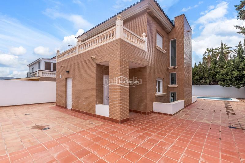 Foto 60bb56f7-5da8-48fa-91b6-4e7dbb3d739b. Affitto chalet con riscaldamento parcheggio piscina in Benidorm