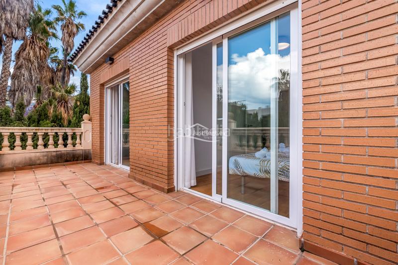 Foto 80e63b85-5c0c-4946-856a-a9a605d42df2. Affitto chalet con riscaldamento parcheggio piscina in Benidorm