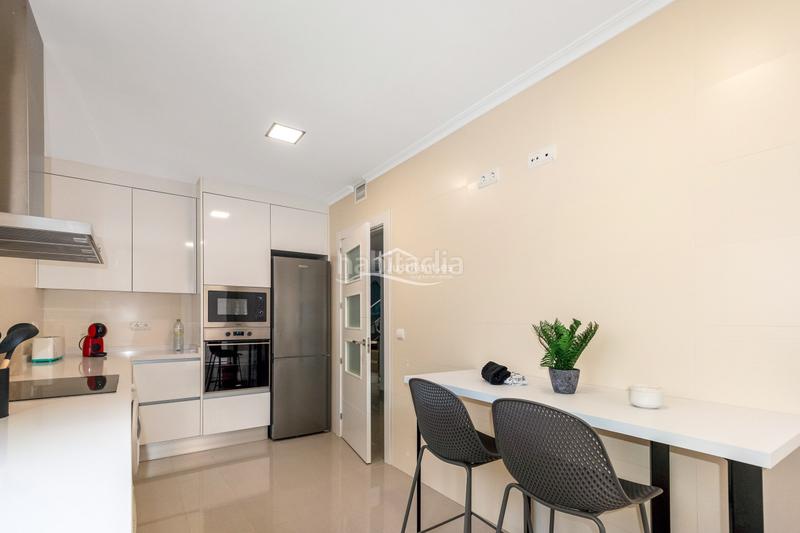 Foto 47a77b0a-baf6-4f94-a377-5b67d90c0450. Alquiler chalet un chalet de 4 dormitorios en rincón de loix en Benidorm