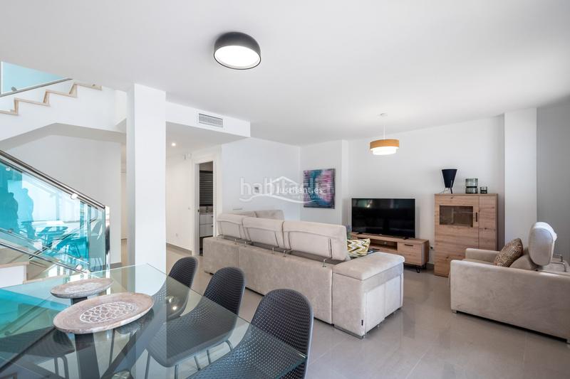 Foto 4d40f7de-ac38-42af-b686-838bb4d3bb1c. Alquiler chalet un chalet de 4 dormitorios en rincón de loix en Benidorm