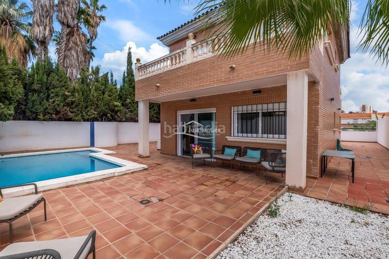 Foto 75d67224-d1dc-4d26-8ae5-9ae2cfe7a8fd. Alquiler chalet un chalet de 4 dormitorios en rincón de loix en Benidorm