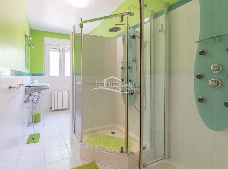 Foto 0f4d9835-9592-484e-ad98-9e8824d56e65. Location chalet avec chauffage parking piscine dans Benidorm