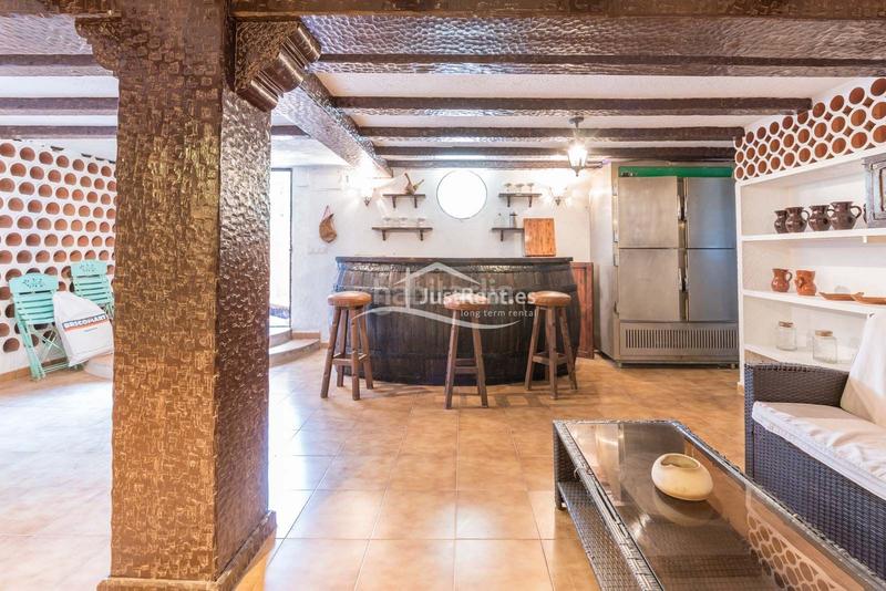 Foto 14b073fb-fb65-48fe-84a6-d40a0decb887. Location chalet avec chauffage parking piscine dans Benidorm