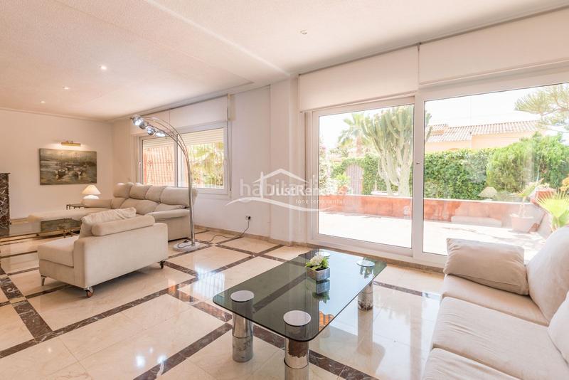 Foto 93b01e1f-0e1b-49a9-9678-4dcc08b0d068. Location chalet avec chauffage parking piscine dans Benidorm