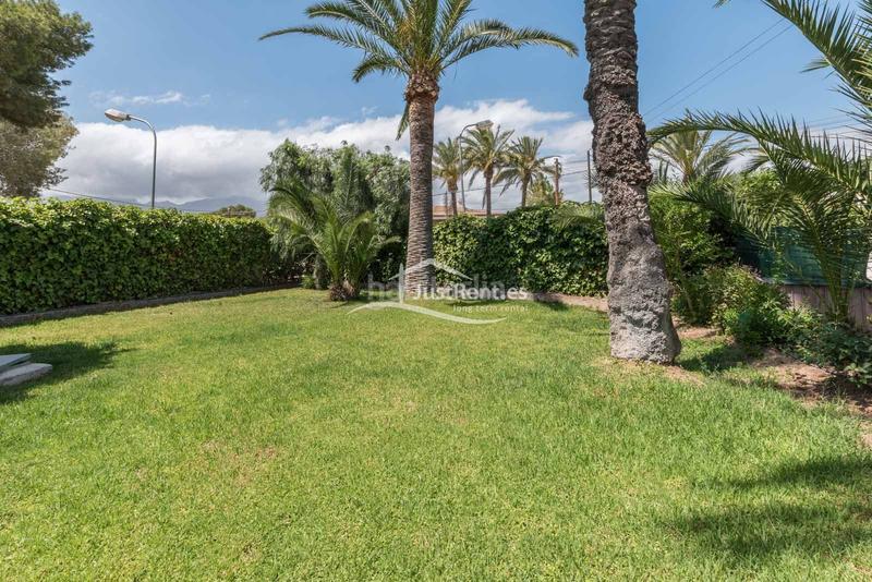 Foto f8242970-03d5-4ef2-bd29-13c7fdd0ec88. Location chalet avec chauffage parking piscine dans Benidorm