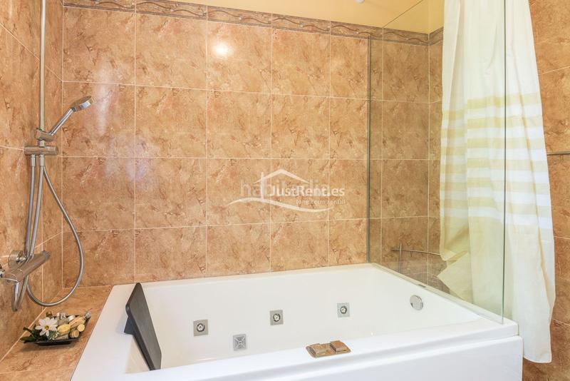 Foto 4145c14f-bf7e-40be-9df4-041731aa5fd9. Rent chalet with heating parking pool in Rincón Bajo Benidorm