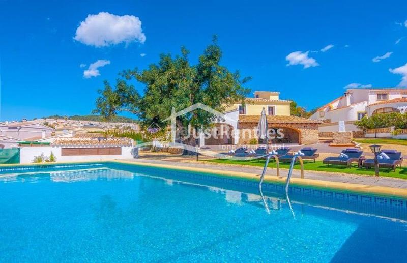 Foto 20e1102e-1371-4472-97c9-dd9588d5a30e. Location chalet avec piscine dans Cometa Calp