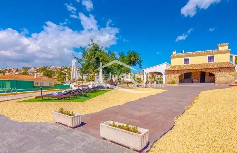 Foto 6af245c2-5085-44aa-93a3-6df7328217bf. Rent chalet with pool in Cometa Calp