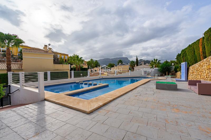 Foto 203ff617-a09d-4bb8-9311-799fd418503a. Affitto casa a schiera con parcheggio piscina in Cometa Calp