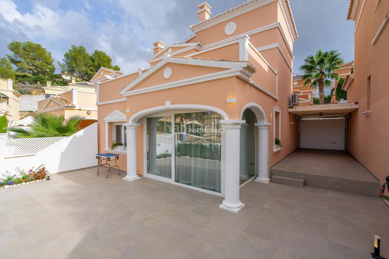 Foto 3e4e7285-f894-418e-835e-f40abea021a4. Affitto casa a schiera con parcheggio piscina in Cometa Calp