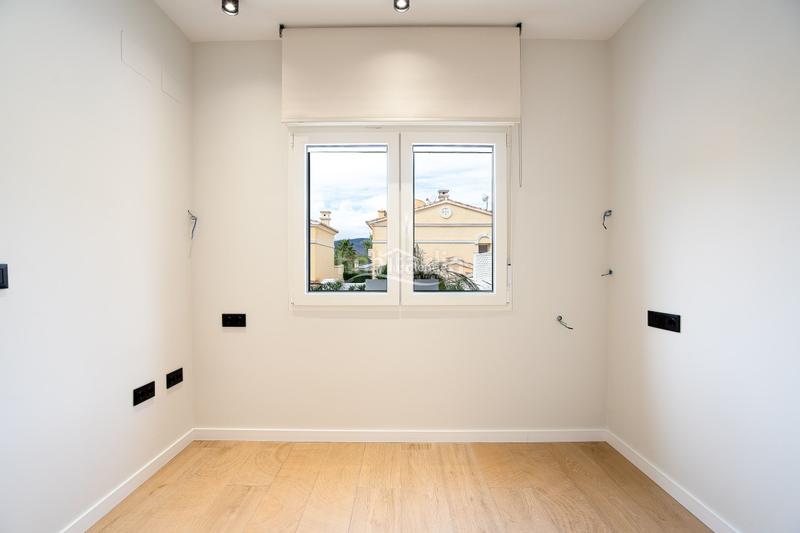 Foto 51d63141-f000-4ba1-b9d1-451b82be66d9. Alquiler casa adosada casa en alquiler a largo plazo en alp en Calp