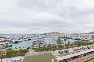Lloguer Pis a Marina Botafoc-Talamanca. Apartamento en alquiler con vistas al mar en marina botafoch