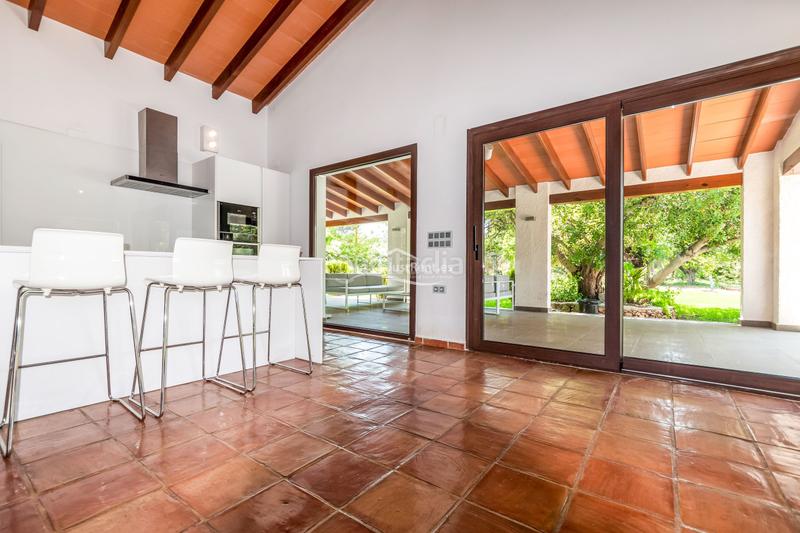 Foto 5e8a1e78-bddc-4f67-9aeb-617061cc38b0. Rent chalet with heating pool in Sierra Helada Benidorm