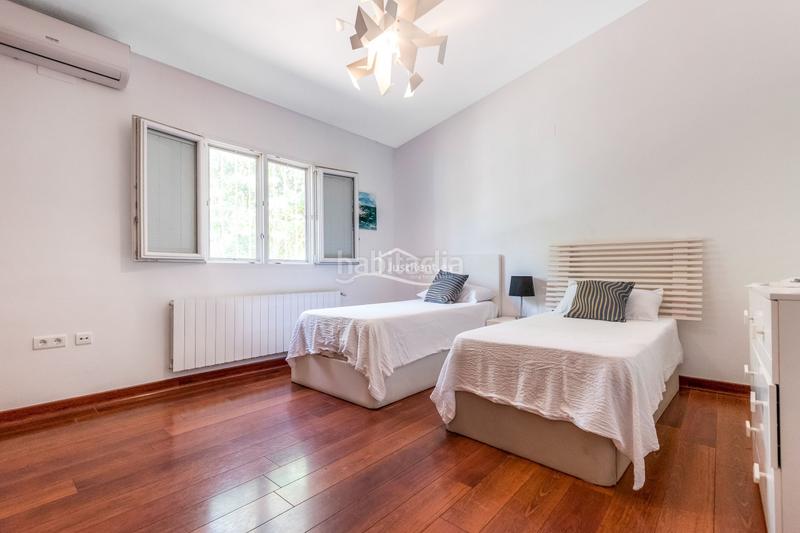 Foto f25e4d64-f3a8-42dc-8153-0f5ffcb0e9d9. Rent chalet with heating pool in Sierra Helada Benidorm