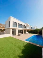 Location Chalet à Golf Bahía. Impresionante villa moderna en sierra cortina, finestrat