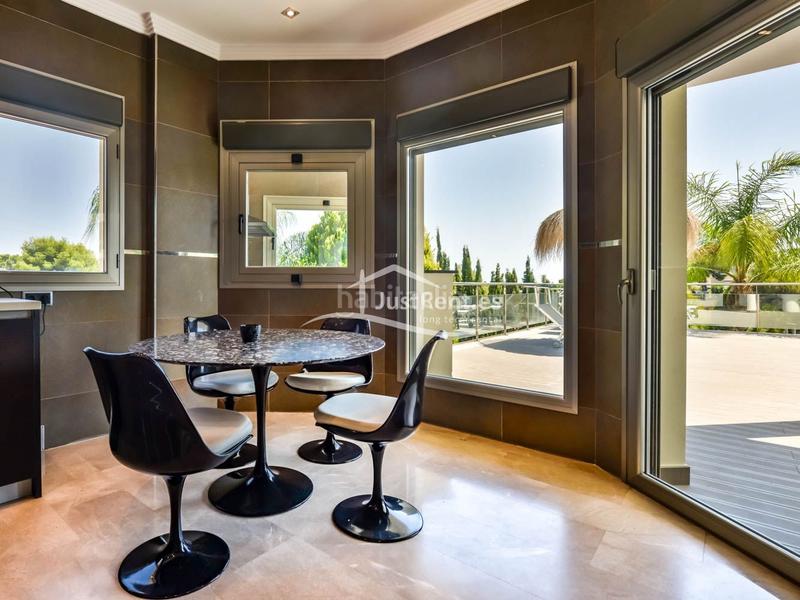 Foto ce85e01b-fb85-40f6-b9a1-1b5d150e198a. Affitto chalet con riscaldamento piscina in La Fustera Benissa