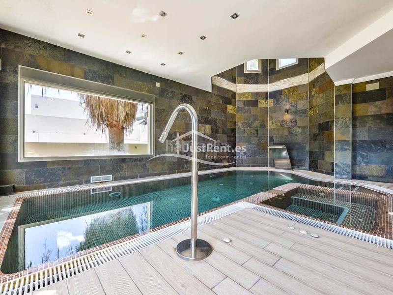 Foto 1990fb19-71c8-4622-8c2b-4a06759fba48. Lloguer xalet amb calefacció piscina a La Fustera Benissa