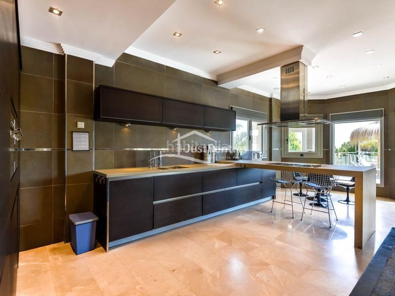 Foto 80c491da-b94f-4bed-b59f-e6b8ff0a3c3c. Miete chalet mit heizung pool in La Fustera Benissa