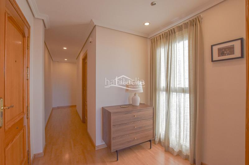 Foto b3fa8081-25b2-4918-a0d2-7cfe14ae6506. Alquiler ático  con vistas panorámicas en alquiler e en Calp