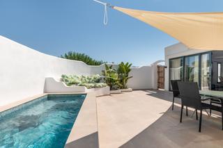 Miete Chalet in Rincón Bajo. Casita ibicenca con piscina privada en alquiler en benidorm
