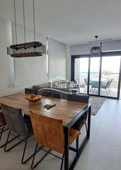 Lloguer Pis a Playa Poniente. Moderno apartamento con vistas al mar en playa de poniente, beni