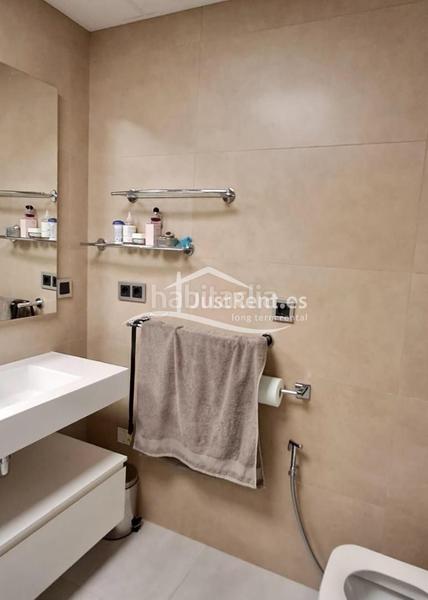 Foto 4bc5af31-f837-4b28-aaf7-14ce95d19039. Alquiler piso moderno apartamento con vistas al mar en playa de poniente, en Benidorm