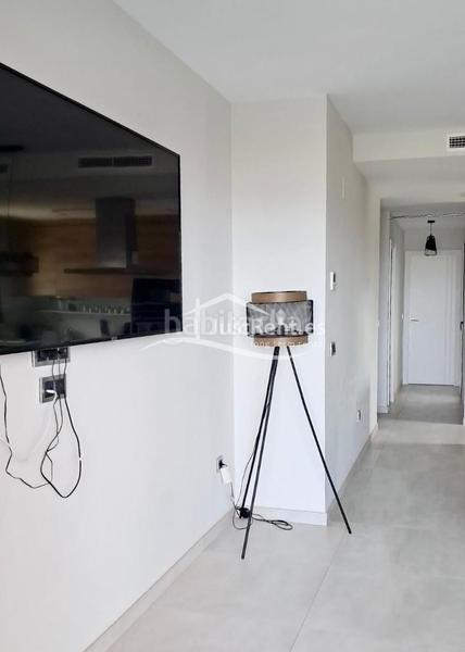 Foto 4e28bdd4-dd8c-453f-9ac1-eea5118504a5. Alquiler piso moderno apartamento con vistas al mar en playa de poniente, en Benidorm