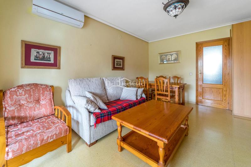 Foto 4954959b-3df1-47fe-8c18-d29497ffd185. Alquiler piso  de 2 dormitorios con terraza en cala en Finestrat