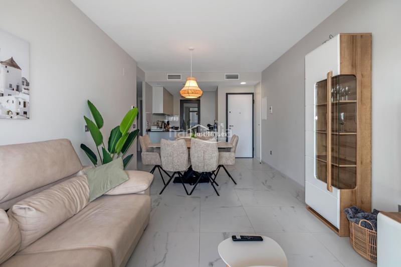 Foto 996bc062-3efb-4cd3-b216-839e678cc9cf. Lloguer pis amb aparcament piscina a Via Parque Benidorm