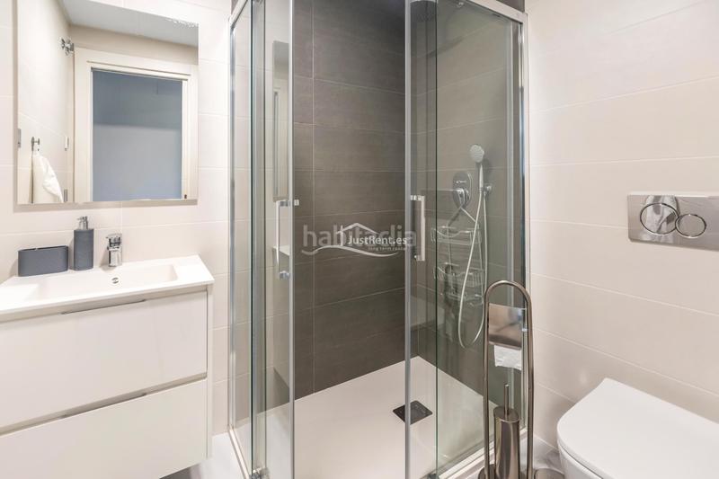 Foto e6a22de0-a138-440e-9a93-48aa89e4c3e7. Lloguer pis amb aparcament piscina a Via Parque Benidorm