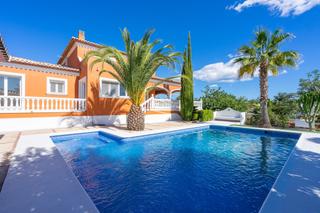 Lloguer Xalet a Montgó - Ermita. Se alquila chalet con piscina y vistas a la montaña en javea
