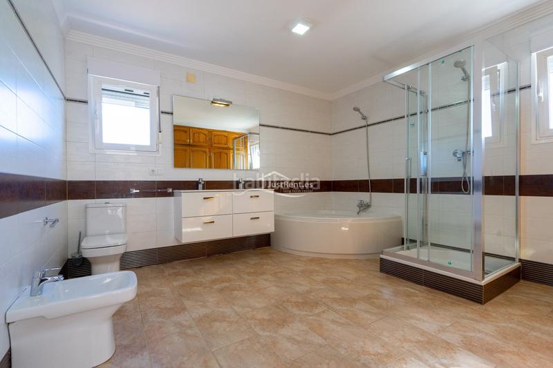 Foto a58dc5e9-0811-4fc0-8254-d24929c18a5c. Alquiler chalet se alquila chalet con piscina y vistas a la montaña en javea en Xàbia