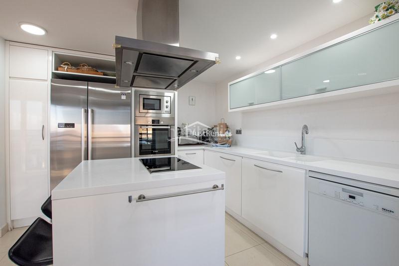 Foto 37dc8d06-332b-4bfb-a929-290bda7854a2. Rent penthouse with heating parking pool in Zona Levante - Playa Fossa Calp