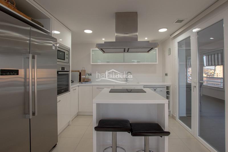 Foto 3caeee70-fa77-4073-90d6-e9944b2187b4. Rent penthouse with heating parking pool in Zona Levante - Playa Fossa Calp