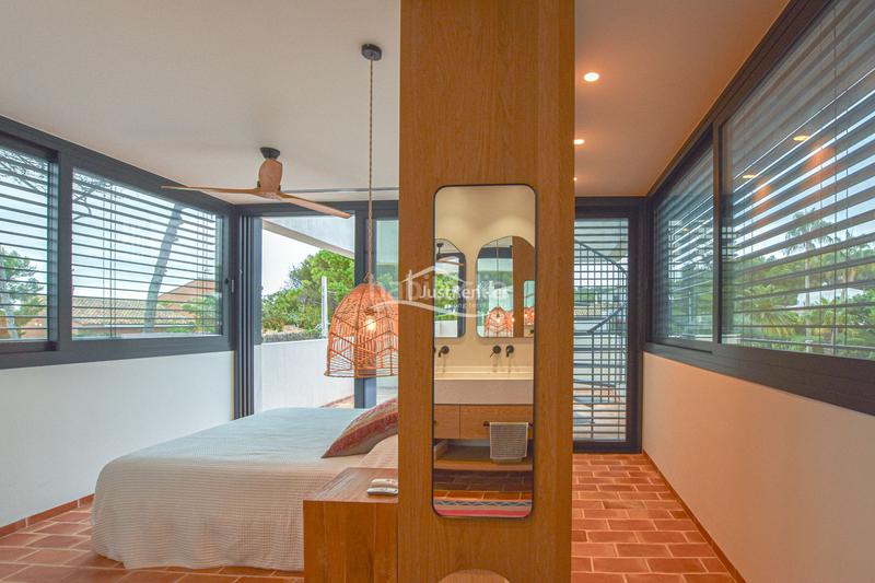 Foto 25f3b92a-caa2-4623-84cc-fe843f707d21. Alquiler chalet impresionante villa moderna en alquiler en cala blanca jávea en Xàbia