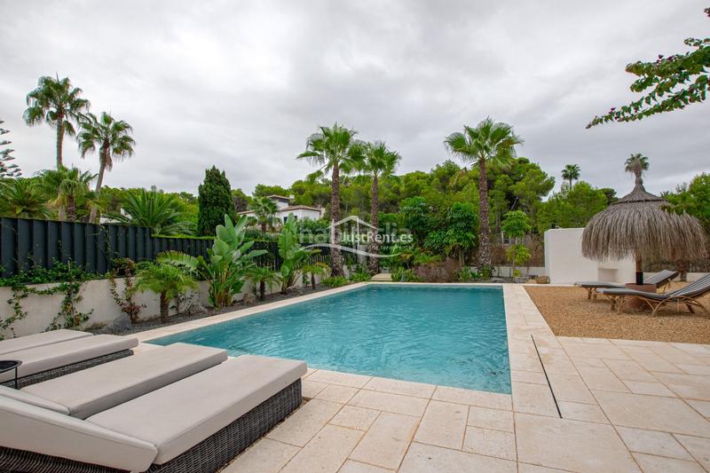 Foto cce0ad65-043e-4aab-849f-c2ec4b09accb. Alquiler chalet impresionante villa moderna en alquiler en cala blanca jávea en Xàbia