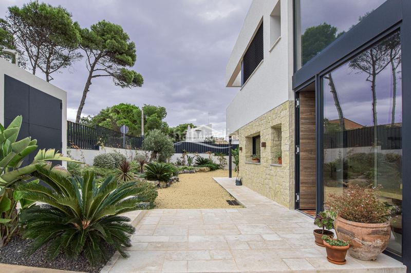 Foto d60996fb-a324-4ef0-8db6-dedcb5fc01ef. Alquiler chalet impresionante villa moderna en alquiler en cala blanca jávea en Xàbia