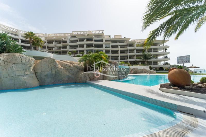 Foto 8b84c2fe-407f-4498-bd73-13d20983d039. Alquiler piso apartamento en primera línea de playa en alquiler con vistas al mar en Altea