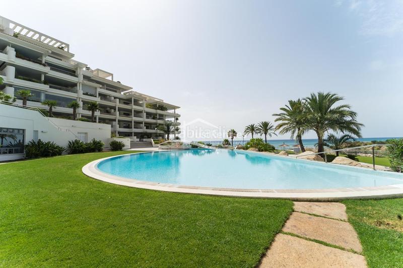 Foto afb05efb-ad14-4c95-af6d-53118013e95c. Alquiler piso apartamento en primera línea de playa en alquiler con vistas al mar en Altea