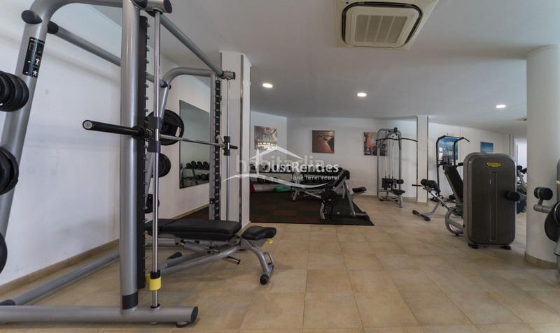 Foto 347d8602-eba8-45b0-b712-5d81e7279c69. Rent flat with heating parking in Mascarat Altea