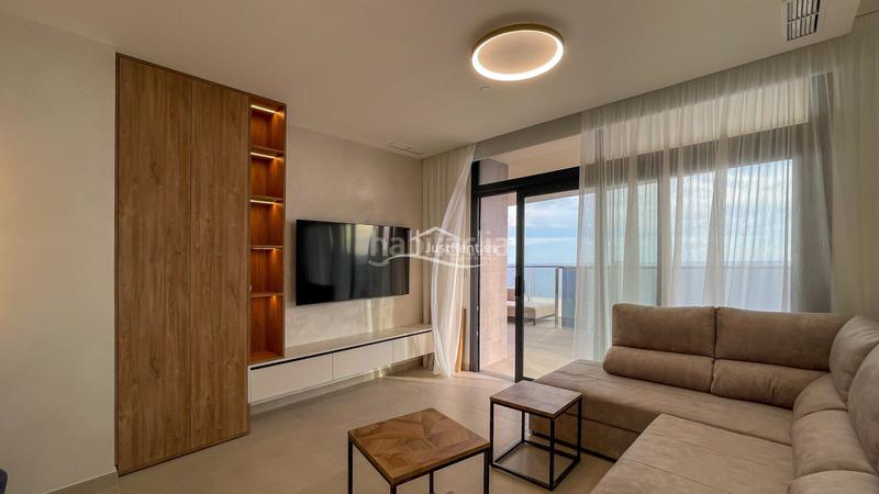 Foto b7ce6222-140c-4416-bc1e-5fc08e99bce6. Alquiler piso  en alquiler de larga temporada con vistas al mar en Benidorm