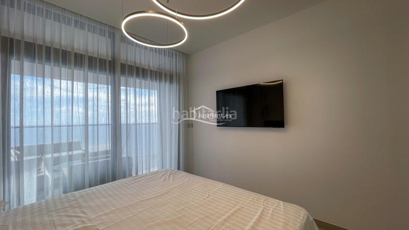 Foto f6906594-da13-4d01-8b70-cbc3a08fa8e1. Alquiler piso  en alquiler de larga temporada con vistas al mar en Benidorm