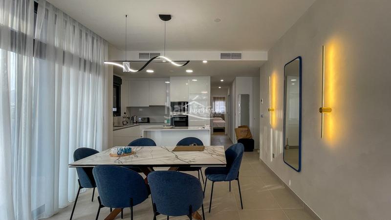 Foto 93667bbf-59dc-4e93-8812-7b8679bba5ad. Rent flat with pool in Playa Poniente Benidorm