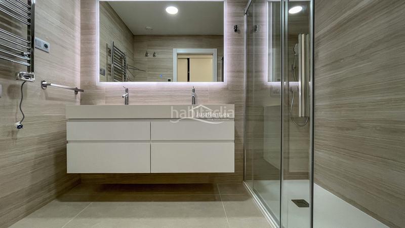 Foto f7a45dab-156f-47e5-8618-db8428ba6ad1. Rent flat with pool in Playa Poniente Benidorm