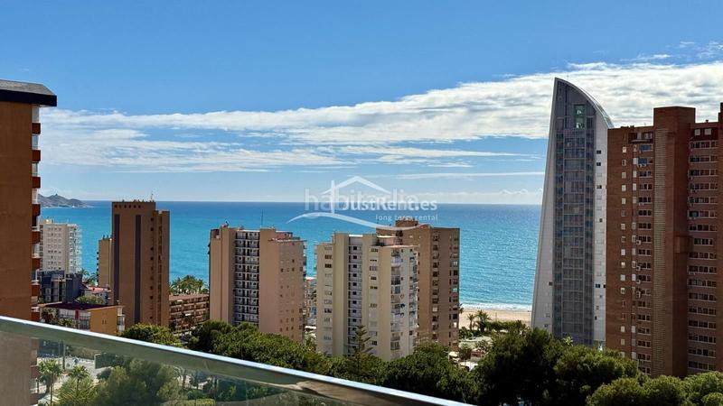 Foto 3d3f719f-8764-4398-95de-20435726e509. Alquiler piso bonito apartamento con vistas al mar en venta en Benidorm