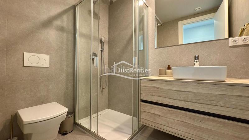 Foto 1e145a68-5388-4780-a907-d9ee1a857876. Rent flat with parking pool in Playa Poniente Benidorm